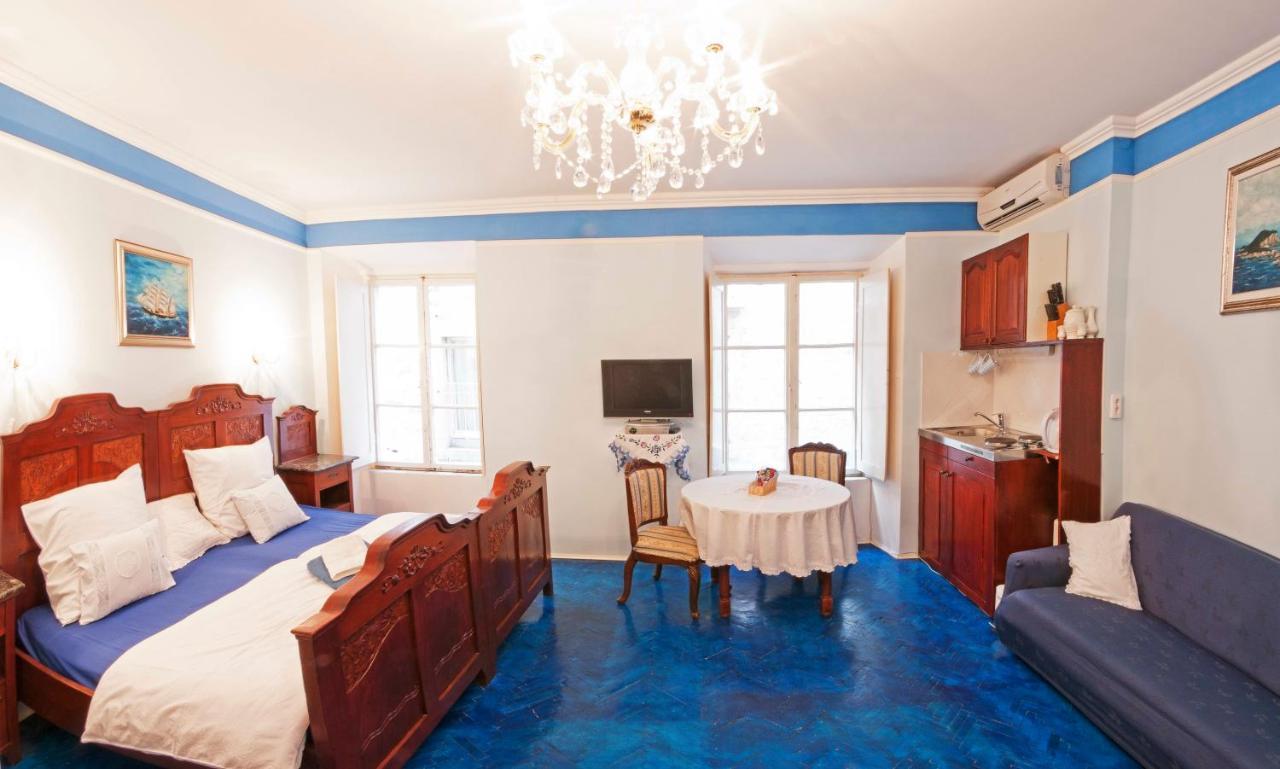 Big Blue Old Town Centre Apartment ดูบรอฟนิก ภายนอก รูปภาพ